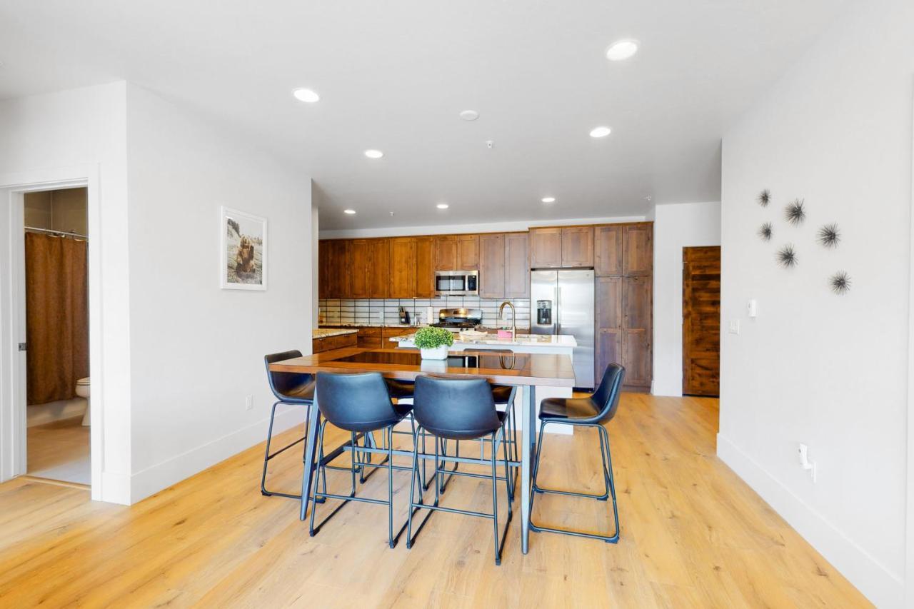 Blue River Flats Condos ซิลเวอร์ธอร์น ภายนอก รูปภาพ