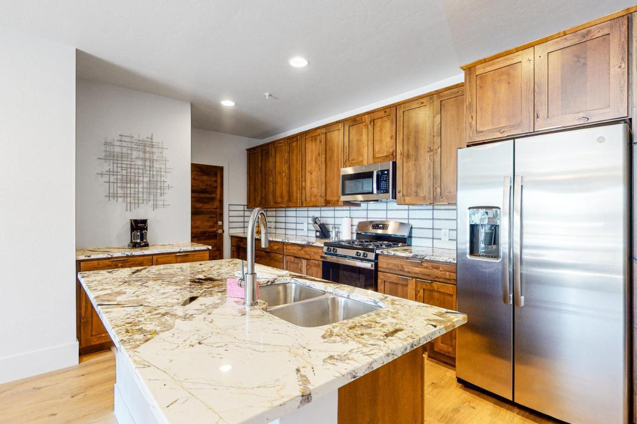 Blue River Flats Condos ซิลเวอร์ธอร์น ภายนอก รูปภาพ