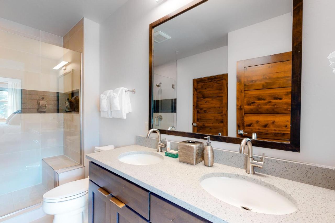 Blue River Flats Condos ซิลเวอร์ธอร์น ภายนอก รูปภาพ
